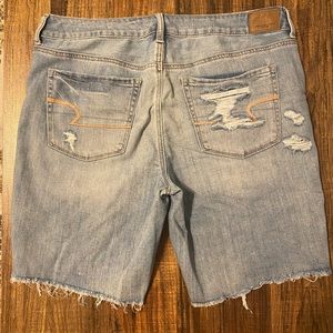 American Eagle Mid-Thigh Bermuda Shorts Women’s Size 12